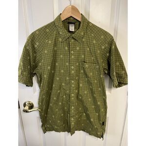 Patagonia Organic Cotton Green Geometric Short Sleeve Button Down Shirt - Small